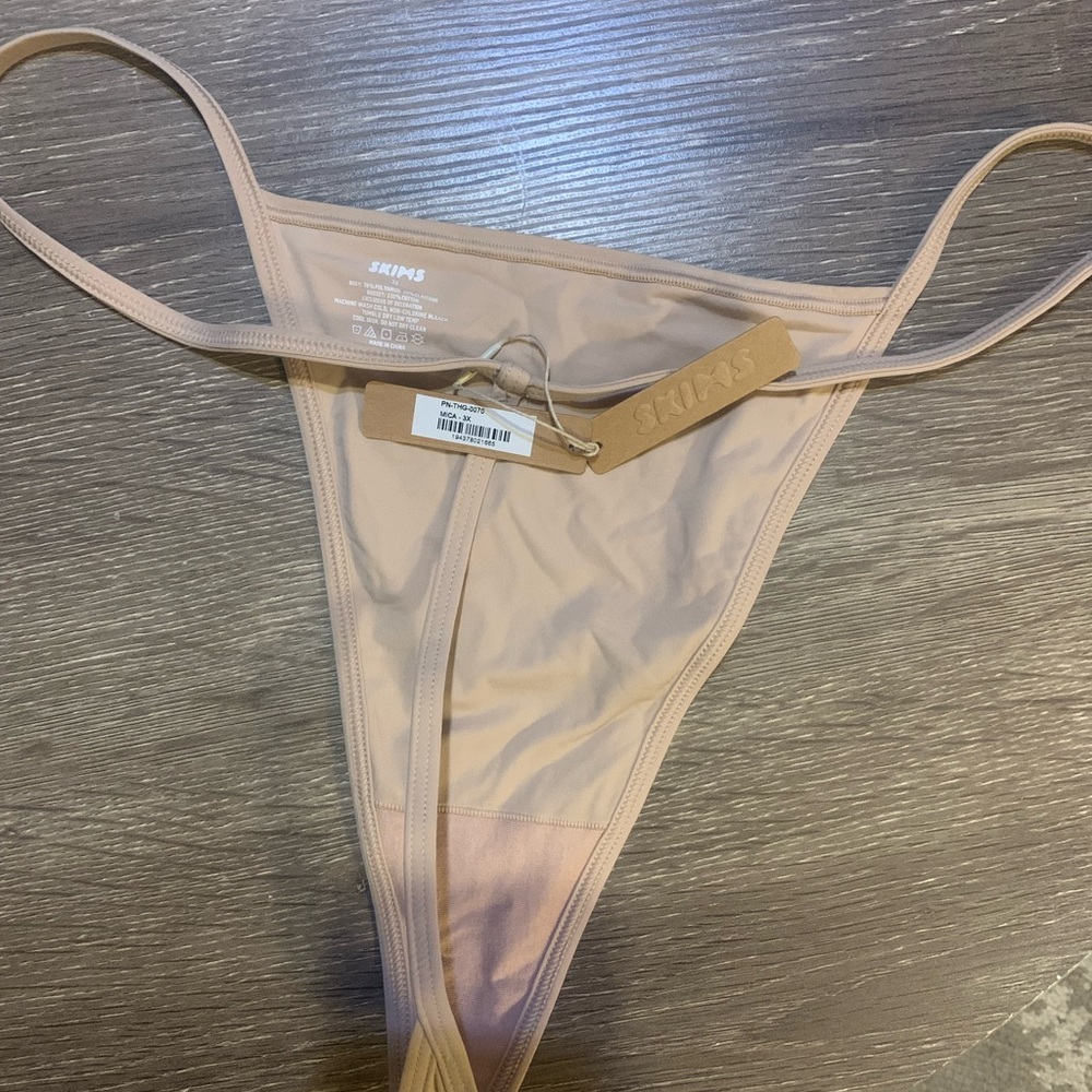 Skims T-String Thong in Mica Sz. 3X NWT - Picture 2 of 2